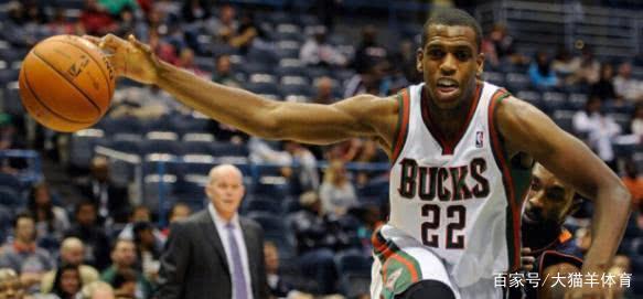 米体：莫拉塔妻子被发现已不再佩戴婚戒，二人感情陷入危机